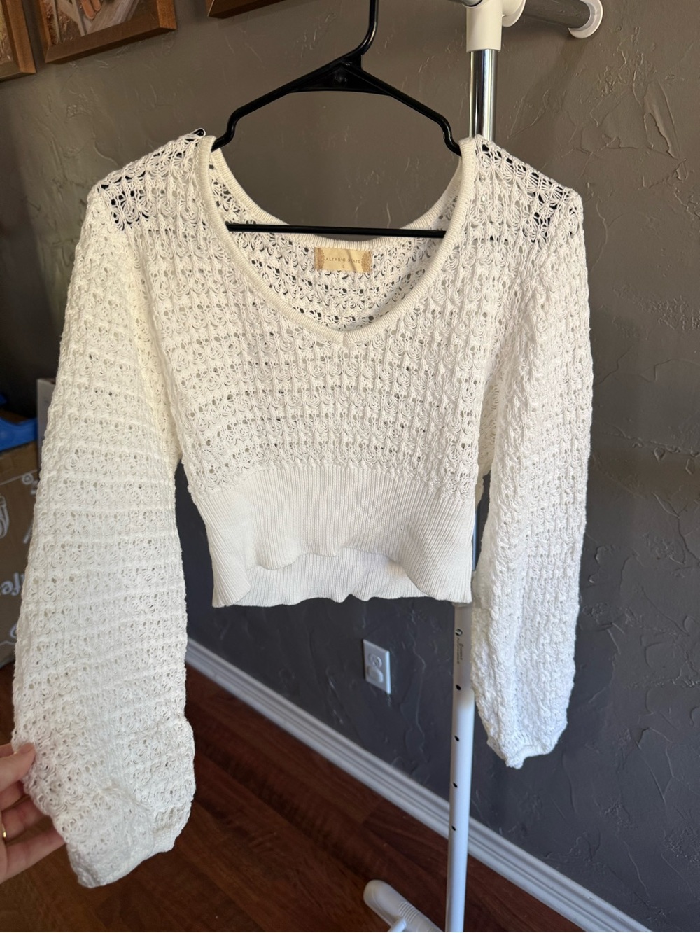 Altar'd State White Crochet V‑Neck Balloon Sleeve Pullover